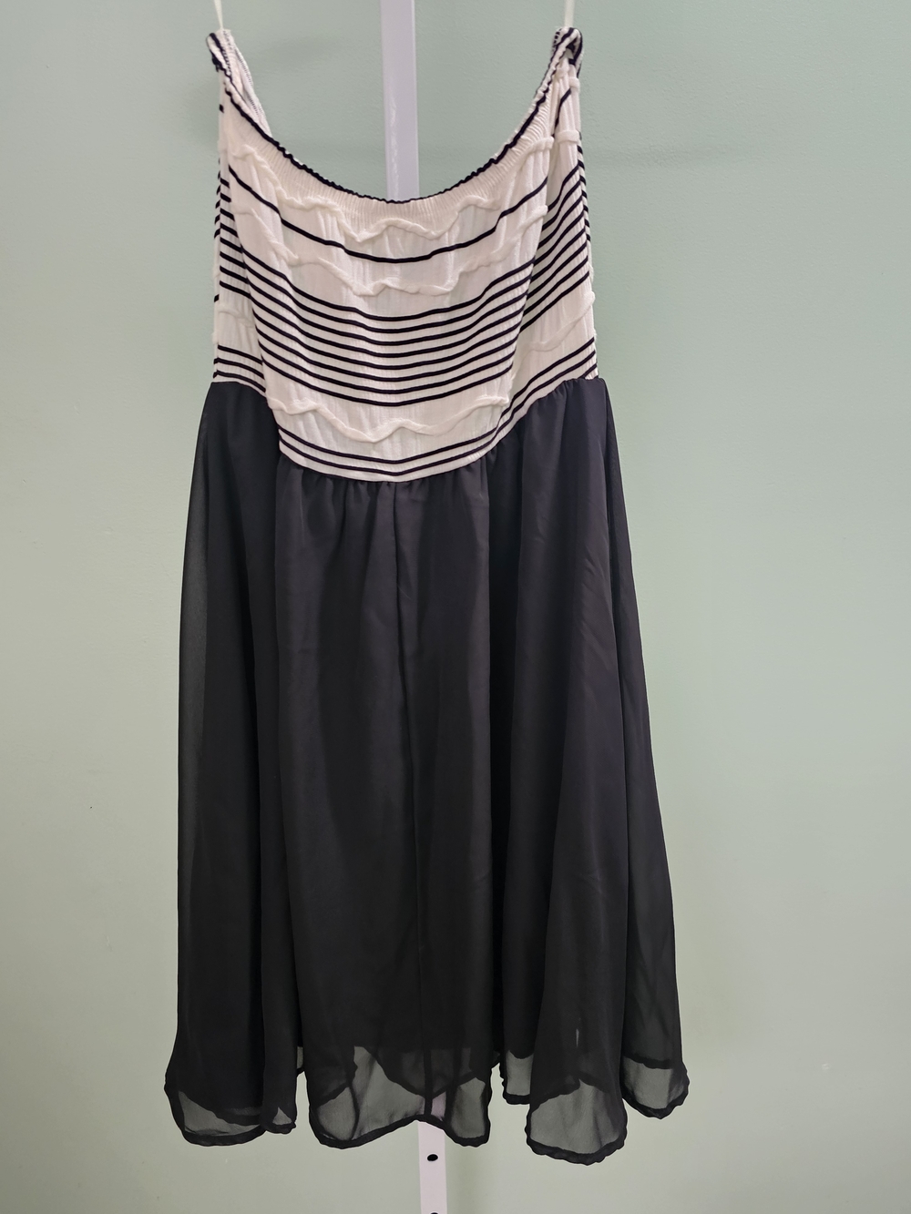 NWT Blossom Black & White Striped Strapless Midi Dress. Lined.